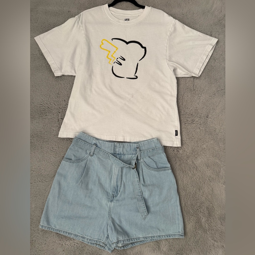 Uniqlo White Short Sleeve Tee and light blue jeans shorts